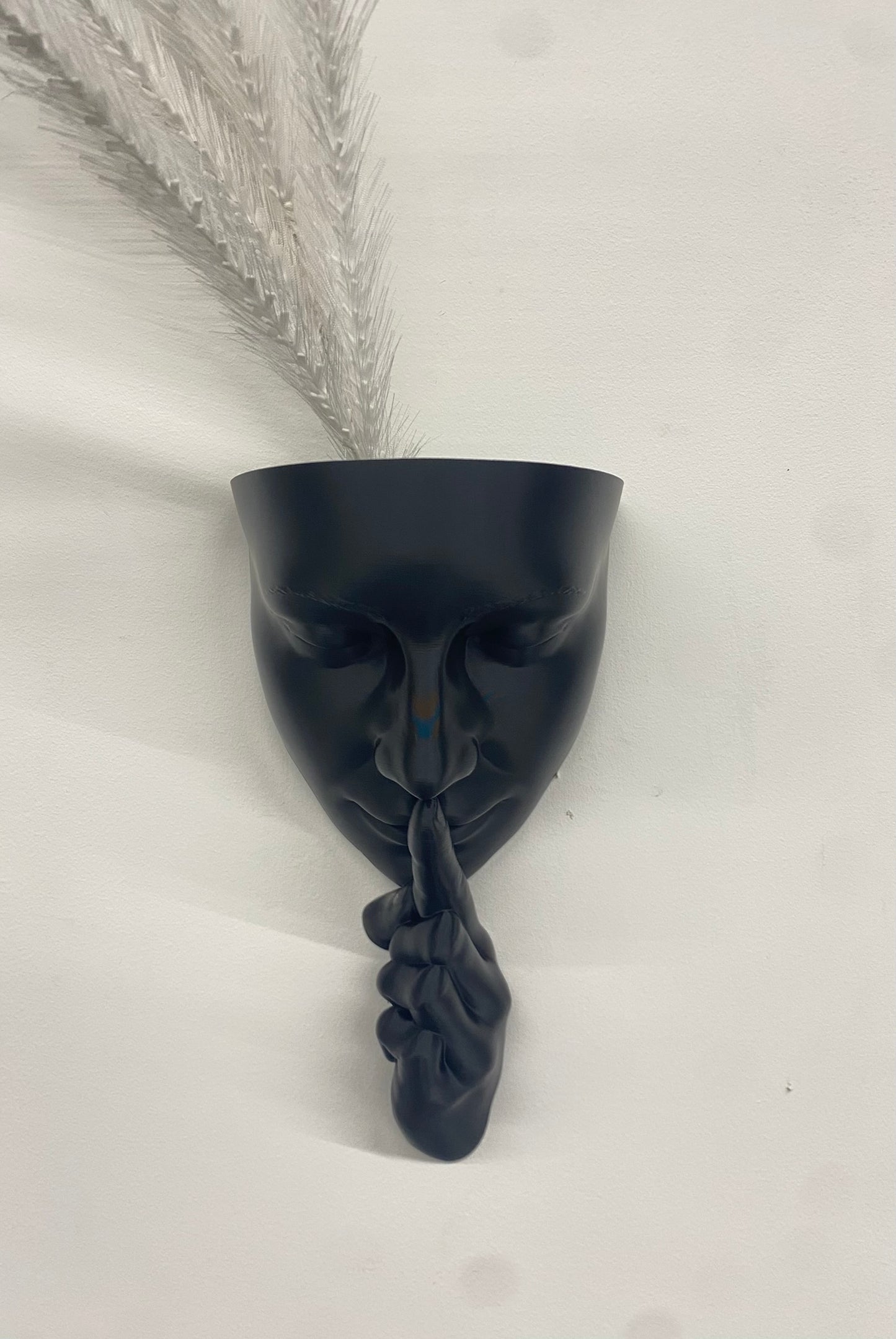 Scultura Fioriera 'Silenzio' – Design Nero Opaco (26 cm)